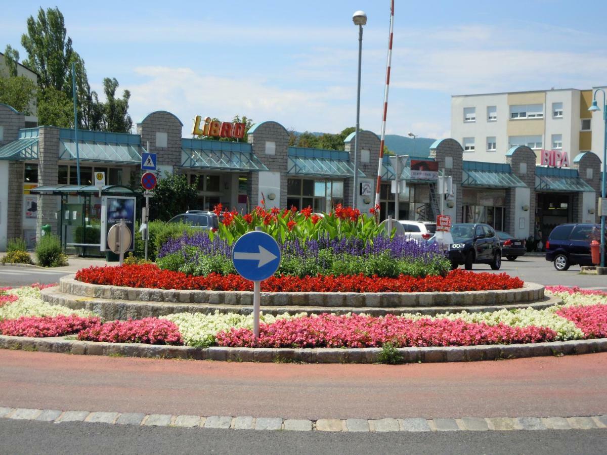 Orchidee Apartment Винер Нойдорф Екстериор снимка